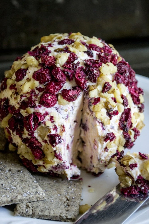 Gouda Fig and Red Wine (Cheese Ball)